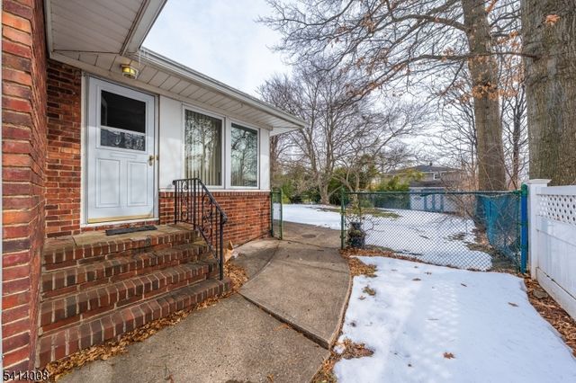 1105 Georgian Dr, Linden City, NJ 07036