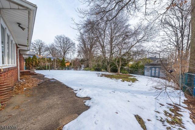 1105 Georgian Dr, Linden City, NJ 07036