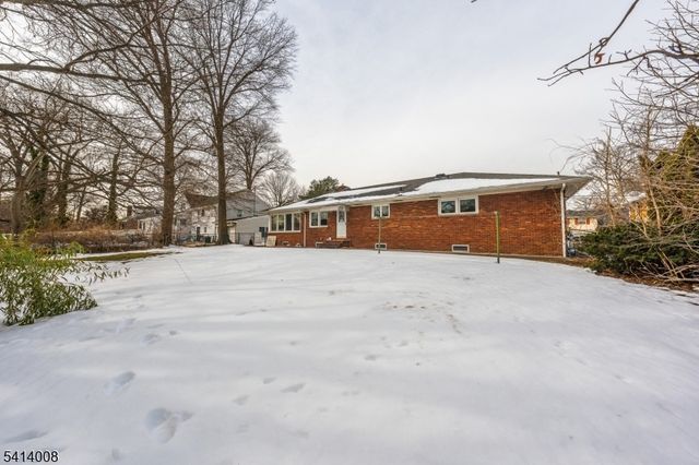 1105 Georgian Dr, Linden City, NJ 07036