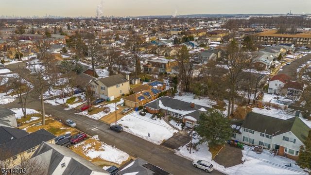 1105 Georgian Dr, Linden City, NJ 07036