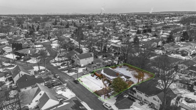 1105 Georgian Dr, Linden City, NJ 07036