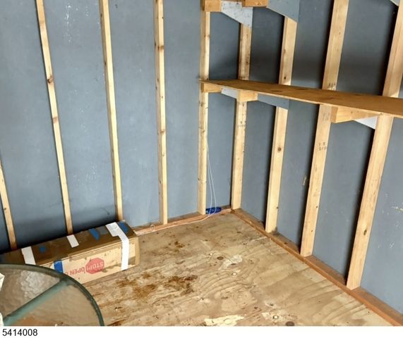 1105 Georgian Dr, Linden City, NJ 07036