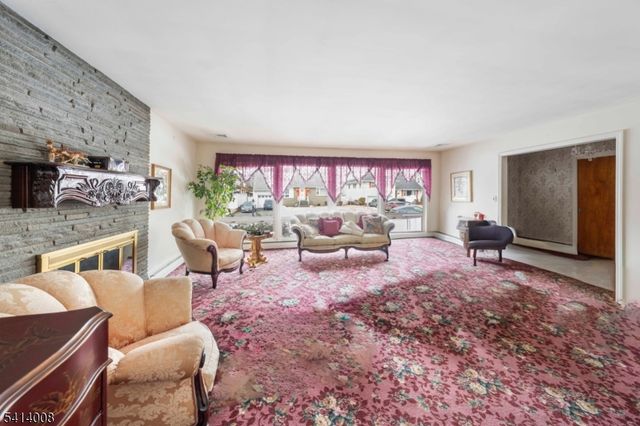 1105 Georgian Dr, Linden City, NJ 07036