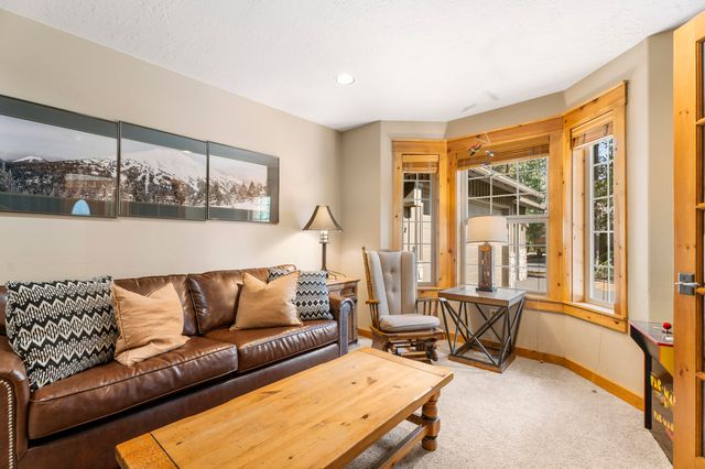 18189 Oregon Loop 5, Sunriver, OR 97707