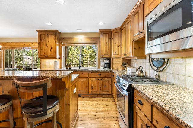 18189 Oregon Loop 5, Sunriver, OR 97707