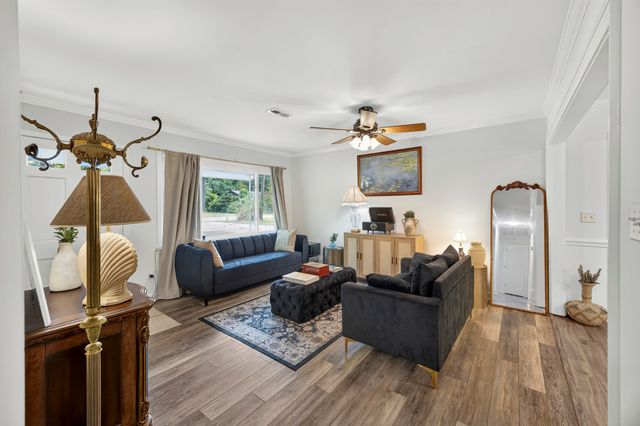 124 Helen Drive, Summerville, SC 29483