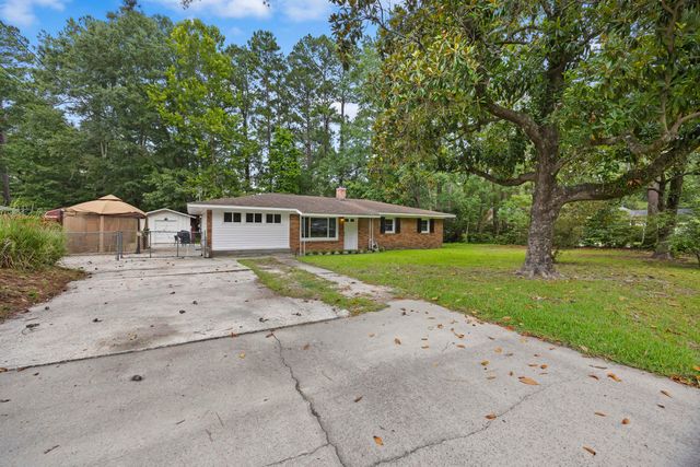 124 Helen Drive, Summerville, SC 29483