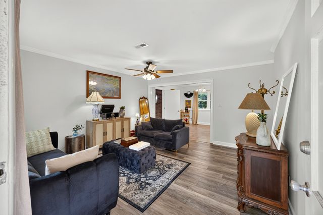 124 Helen Drive, Summerville, SC 29483