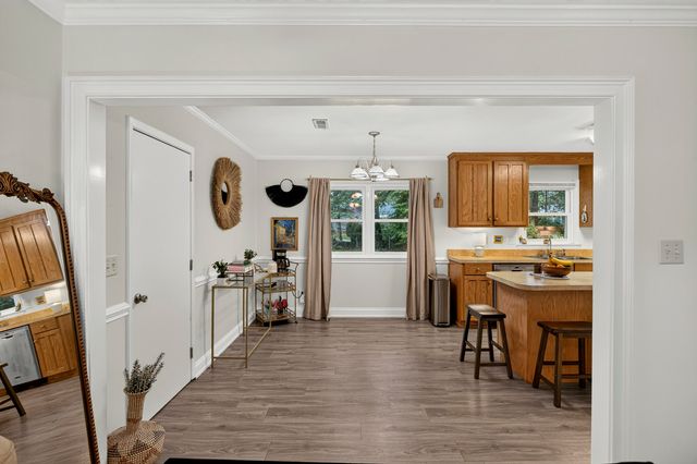 124 Helen Drive, Summerville, SC 29483