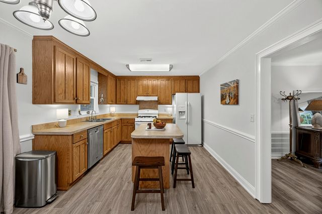 124 Helen Drive, Summerville, SC 29483