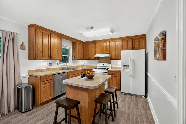 124 Helen Drive, Summerville, SC 29483