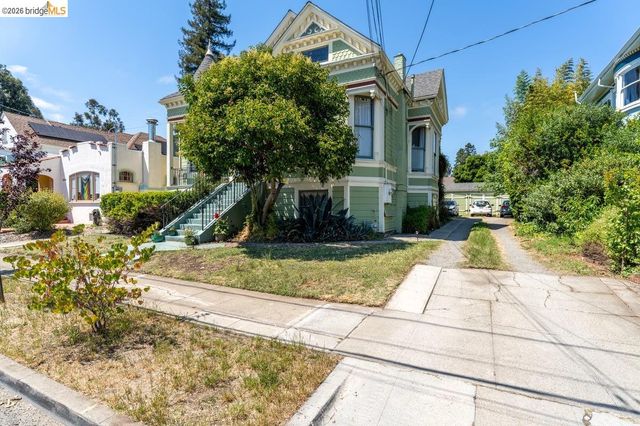 3044 Blossom St., Oakland, CA 94601