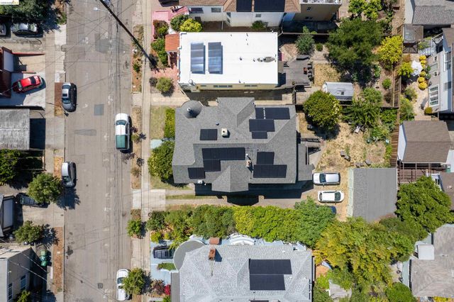 3044 Blossom St., Oakland, CA 94601