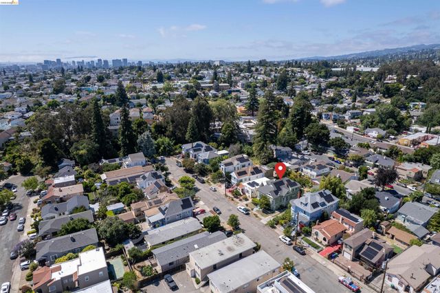 3044 Blossom St., Oakland, CA 94601