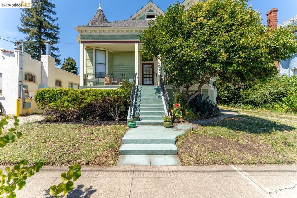 3044 Blossom St., Oakland, CA 94601
