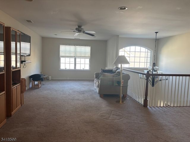 14 Fehervari Ct, Franklin Twp., NJ 08873