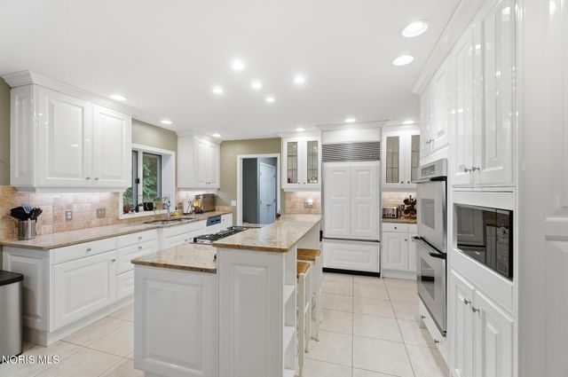4819 Sunwood Drive, Toledo, OH 43623