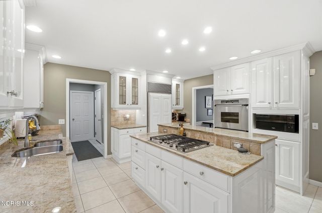 4819 Sunwood Drive, Toledo, OH 43623
