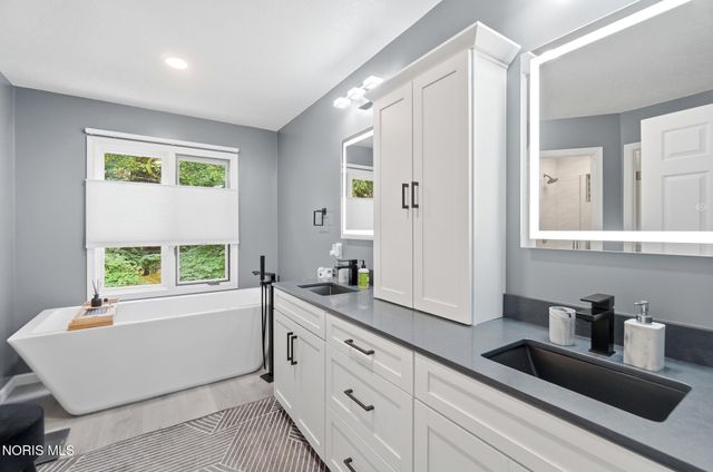4819 Sunwood Drive, Toledo, OH 43623