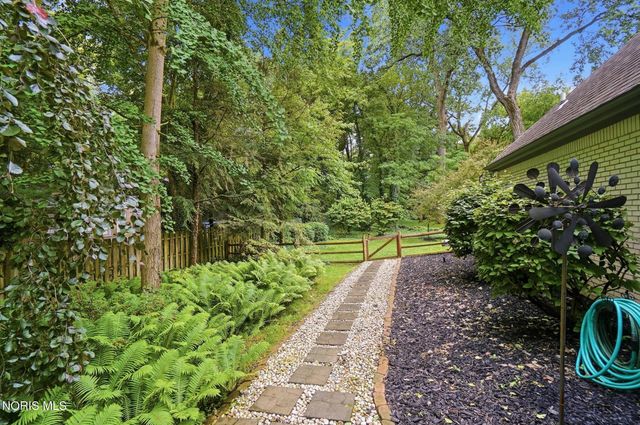 4819 Sunwood Drive, Toledo, OH 43623
