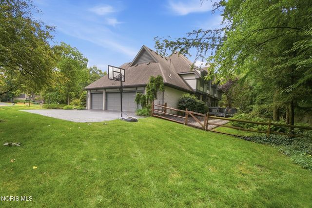 4819 Sunwood Drive, Toledo, OH 43623