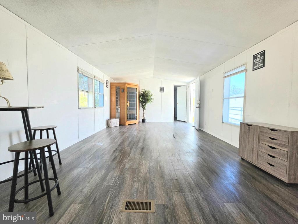 Image 3 of property listing at 10505 CEDARVILLE #13-5, Brandywine, MD 20613