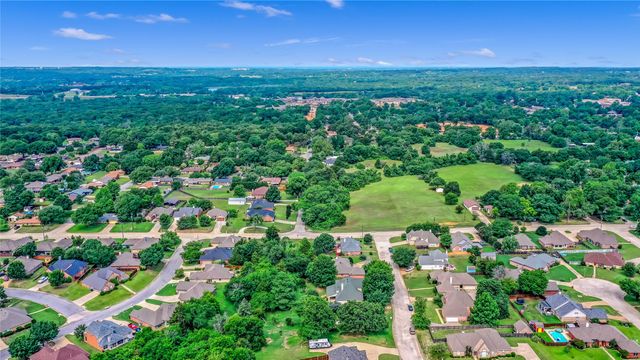 2108 Turtlecreek, Denison, TX 75020