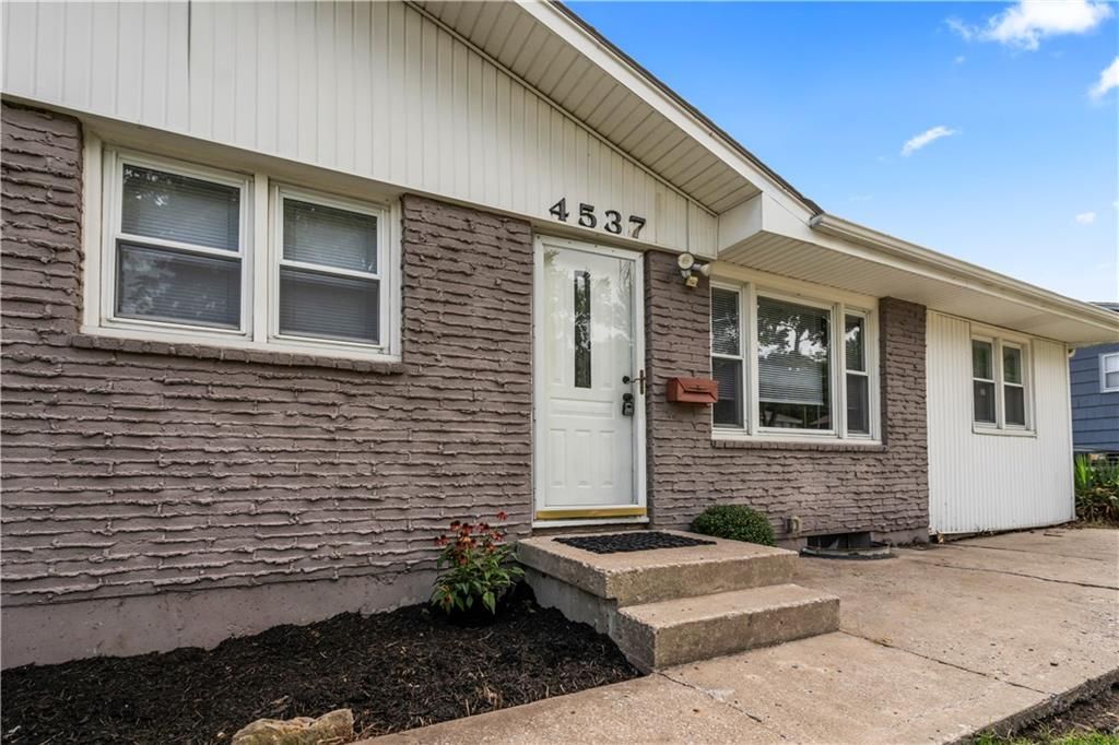 4537 NE 56th Street, Kansas City, MO 64119