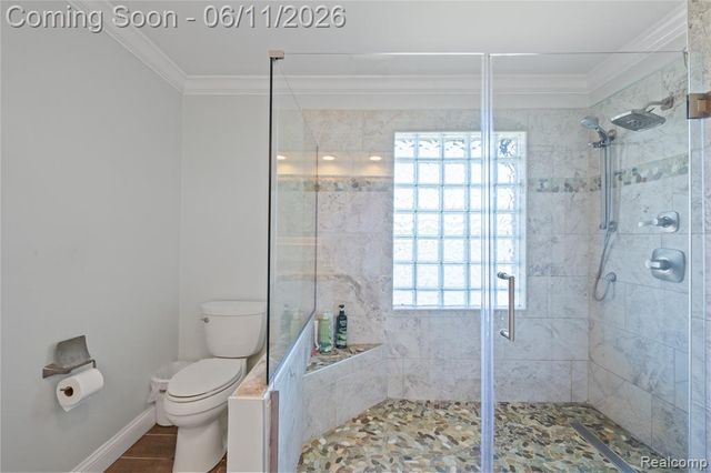 1154 Lake Valley Drive, Fenton, MI 48430