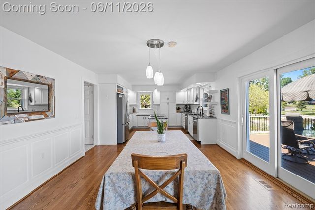 1154 Lake Valley Drive, Fenton, MI 48430