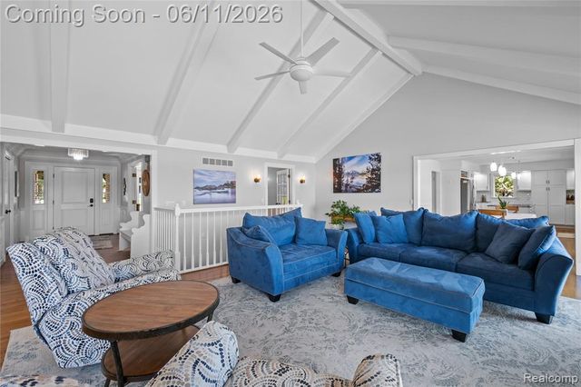 1154 Lake Valley Drive, Fenton, MI 48430