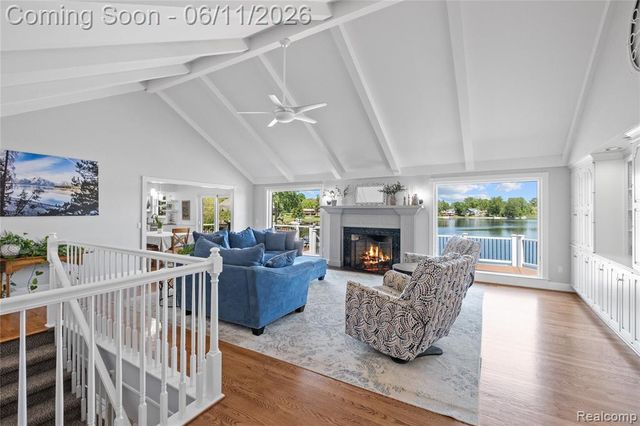 1154 Lake Valley Drive, Fenton, MI 48430