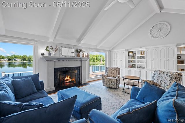 1154 Lake Valley Drive, Fenton, MI 48430