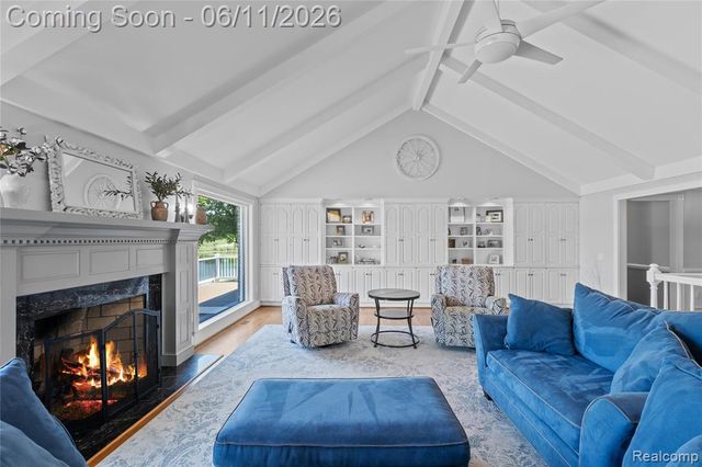 1154 Lake Valley Drive, Fenton, MI 48430
