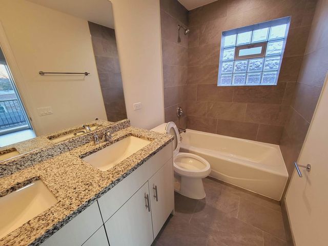 3595 S Archer Avenue 2C, Chicago, IL 60609