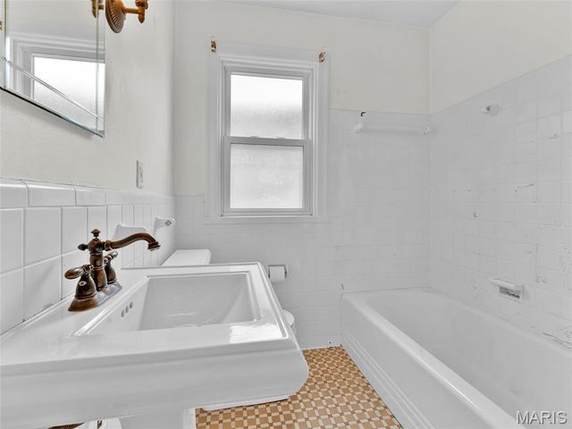 6300 Potomac Street, St Louis, MO 63139