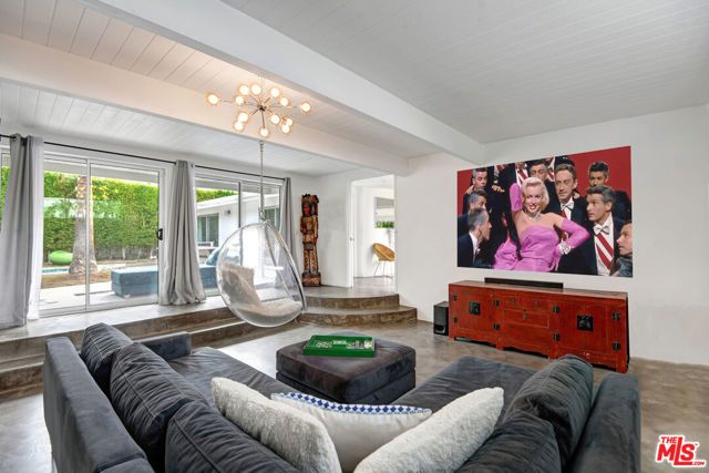 1155 E Mesquite Avenue, Palm Springs, CA 92264