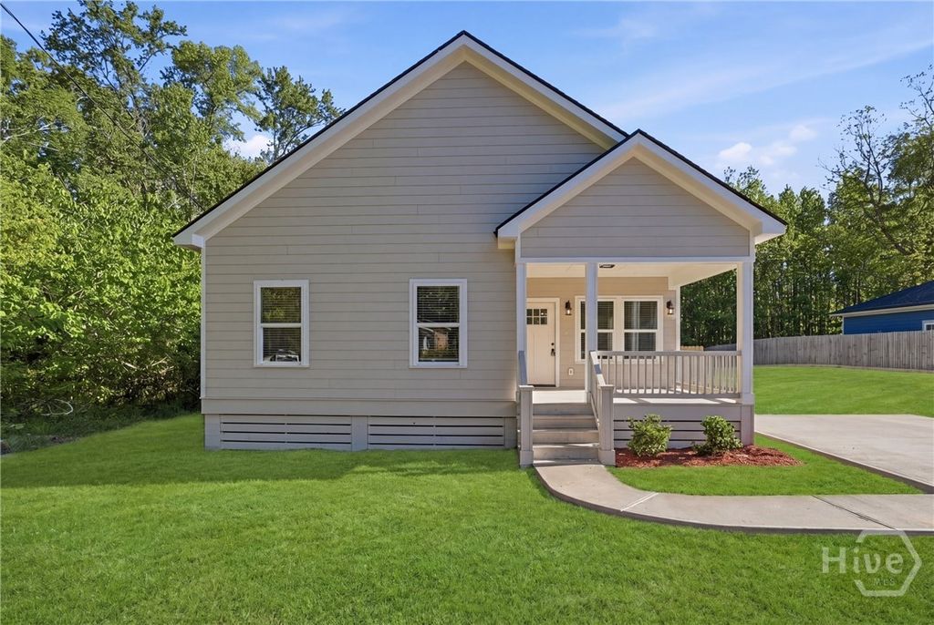 Image 1 of property listing at 150 Darling Street, Savannah, GA 31408
