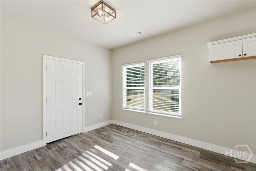 Image 17 of property listing at 150 Darling Street, Savannah, GA 31408