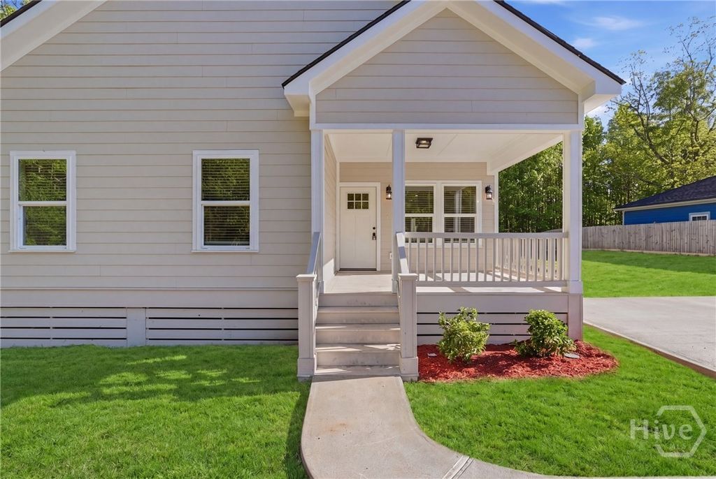 Image 4 of property listing at 150 Darling Street, Savannah, GA 31408