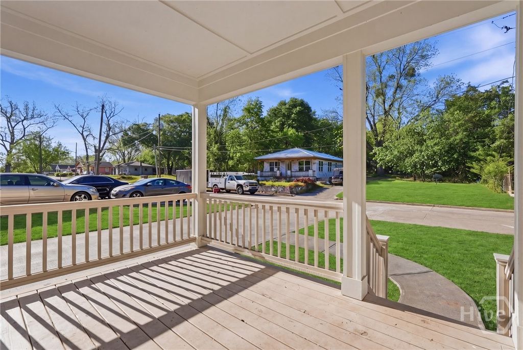 Image 5 of property listing at 150 Darling Street, Savannah, GA 31408