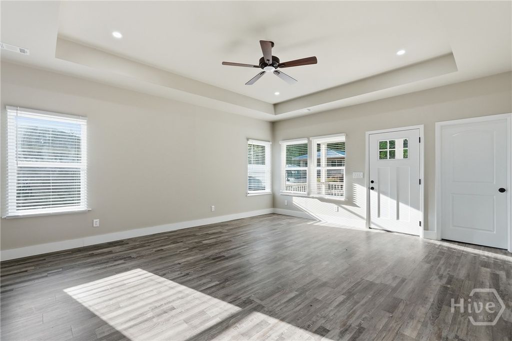 Image 9 of property listing at 150 Darling Street, Savannah, GA 31408