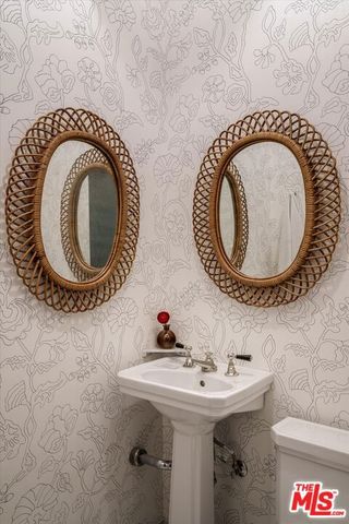 1416 Havenhurst Drive 2B, West Hollywood, CA 90046