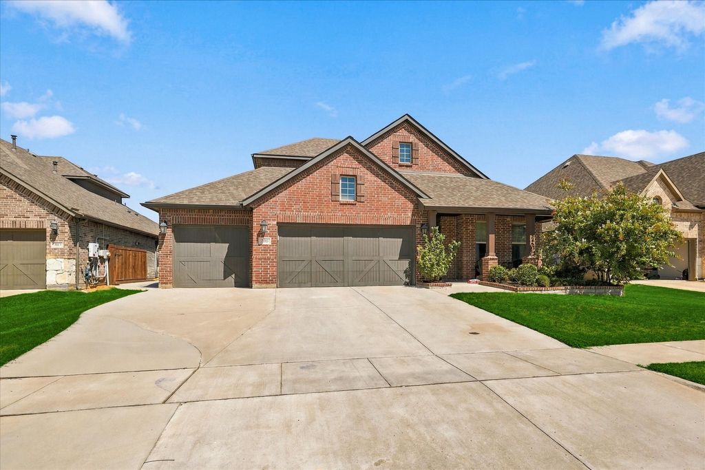 305 Kellan Court, Hickory Creek, TX 75065 — exterior