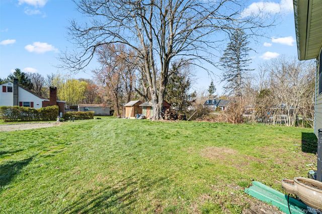 15 Forge Hill Road, New Windsor, NY 12553