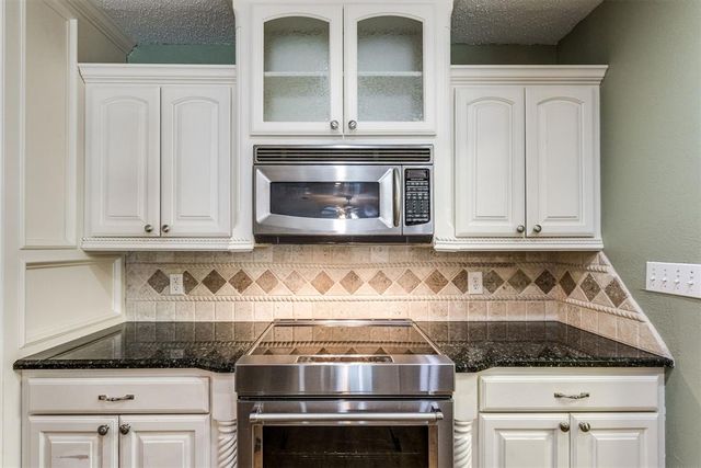 703 S 3rd Street, Yukon, OK 73099