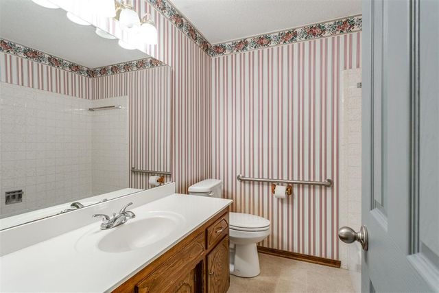 703 S 3rd Street, Yukon, OK 73099