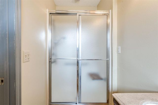 703 S 3rd Street, Yukon, OK 73099