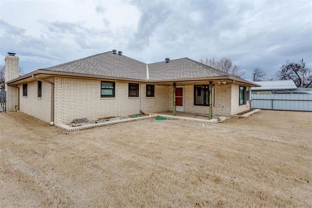 703 S 3rd Street, Yukon, OK 73099