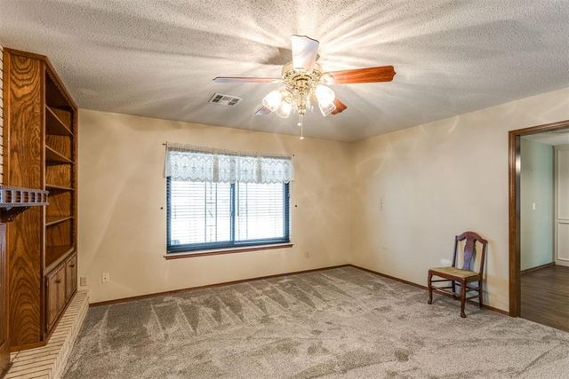 703 S 3rd Street, Yukon, OK 73099